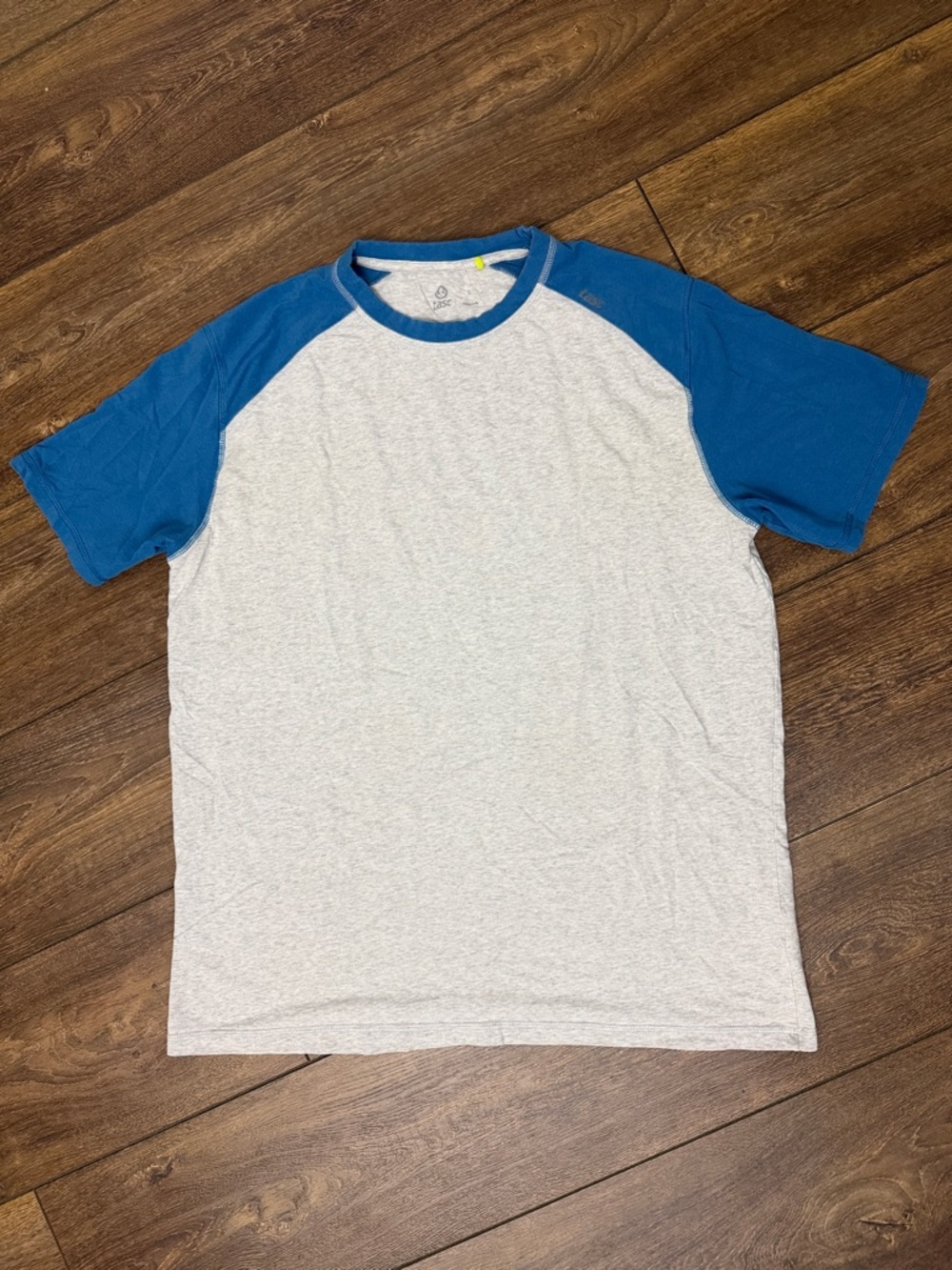 tasc Shirt, Size L